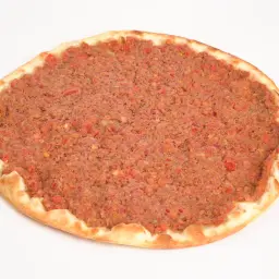 لحم بالعجين (طماطم)